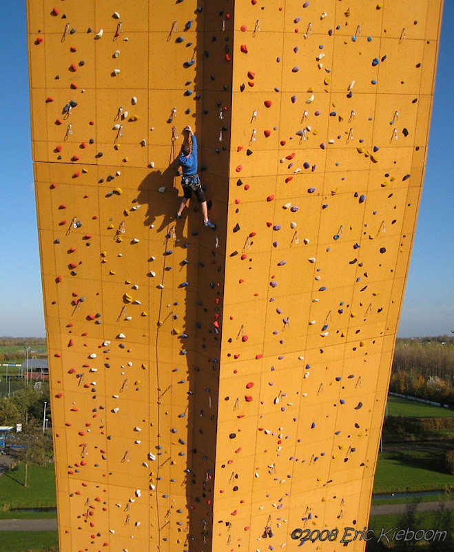 FAIZ RAHMAN ) Excalibur Wall Climbing Tertinggi Di Dunia